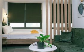 Zen Central Luxury Apartment
